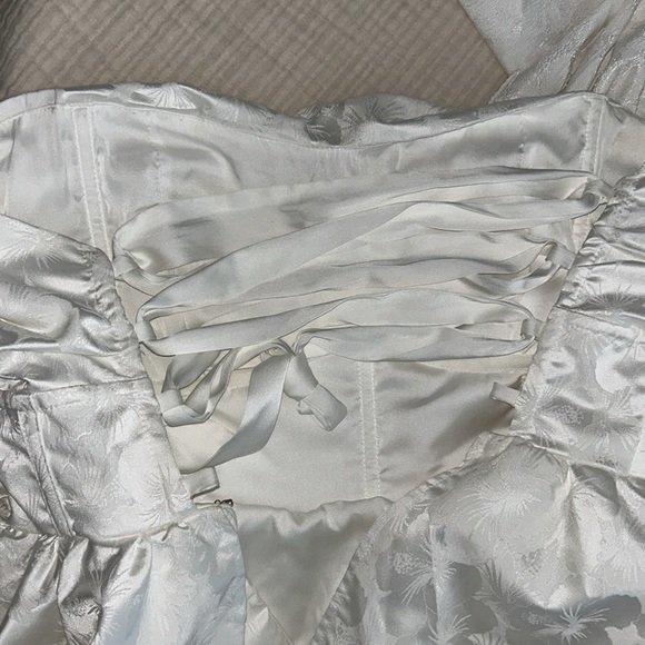 V Chapman Dress - Picture 14 of 17